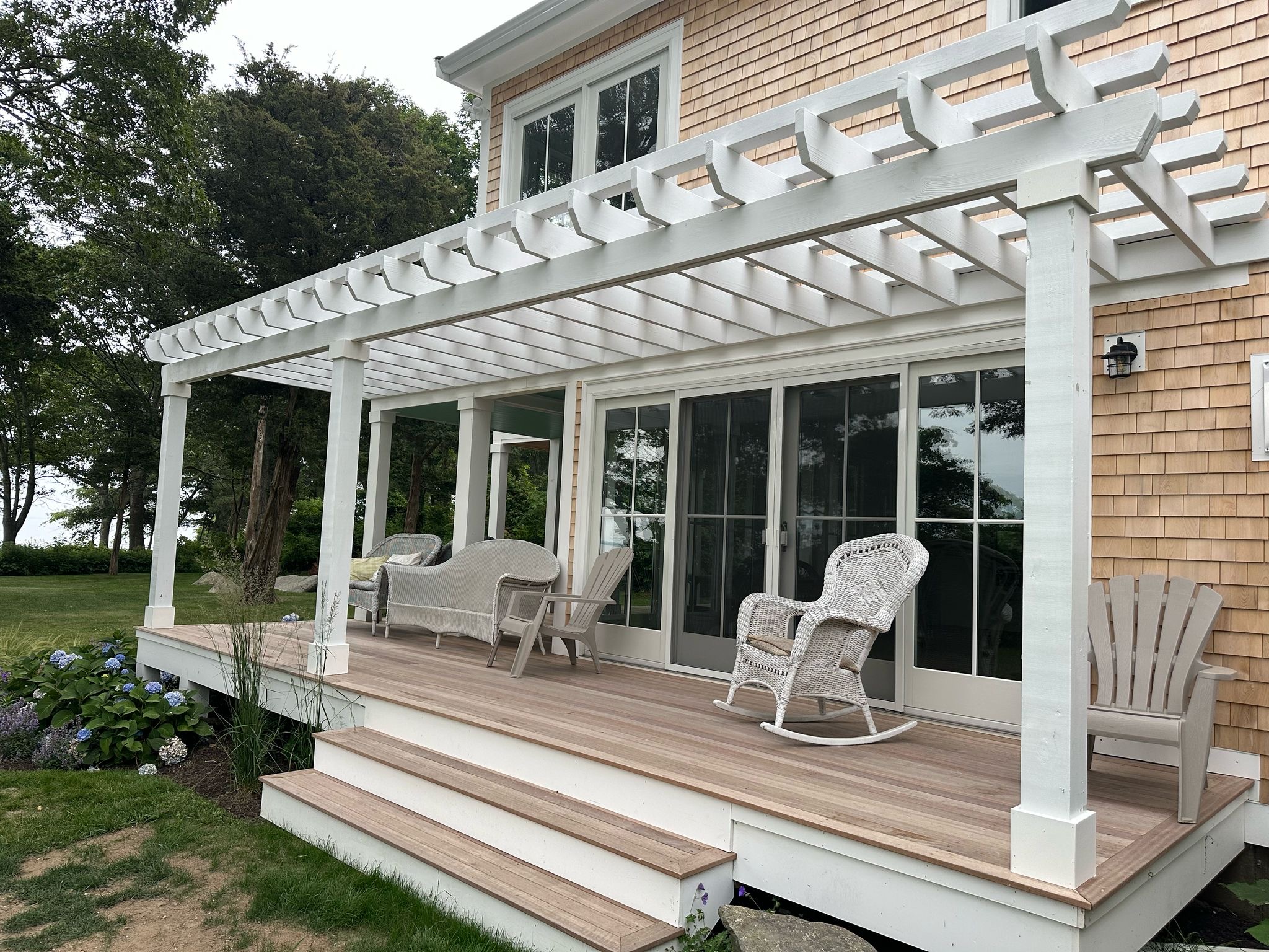 Finish carpentry trim and molding work